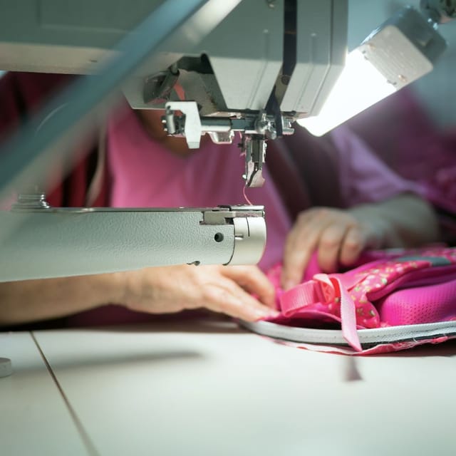 Agulha Rápida da Jô - página de contato mostrando o ateliê de costura na Asa Sul, Brasília