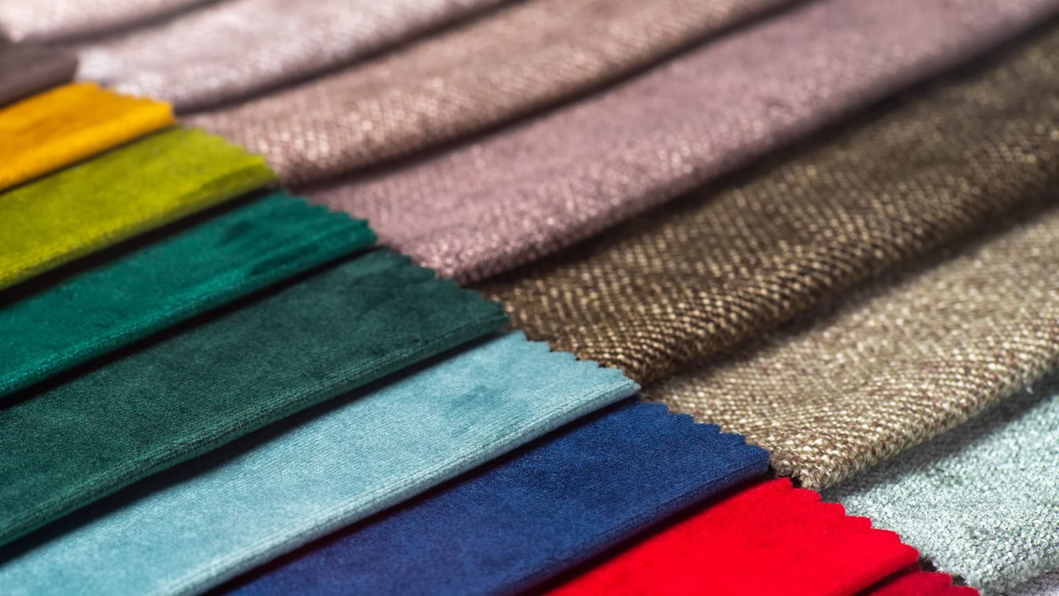 Como escolher o tecido ideal para seus projetos de costura